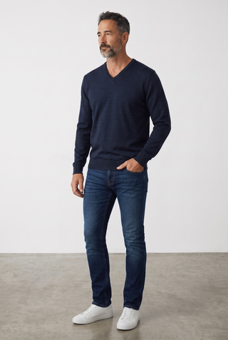 Clipper - Milan - V-neck made of merino wool
